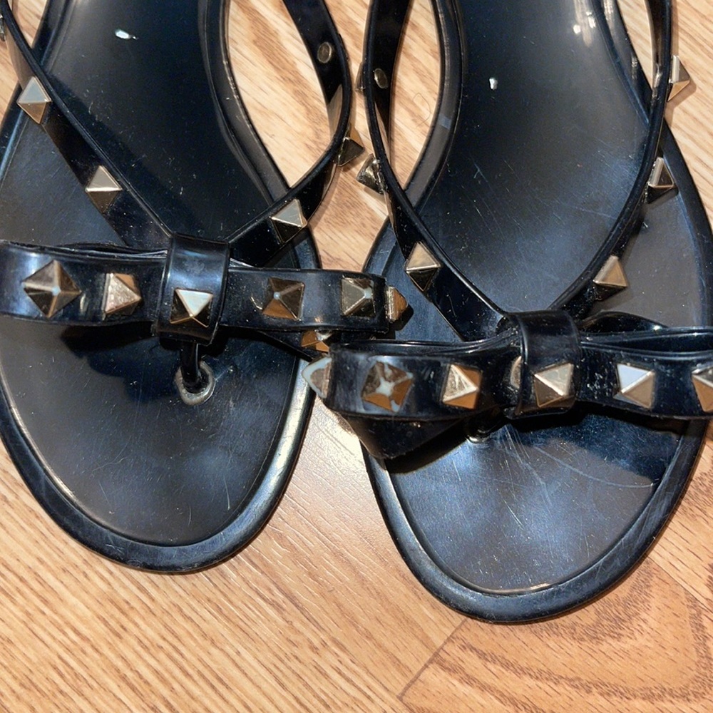 VALENTINO - Rockstud Jelly Flip Flops - Picture 3 of 8